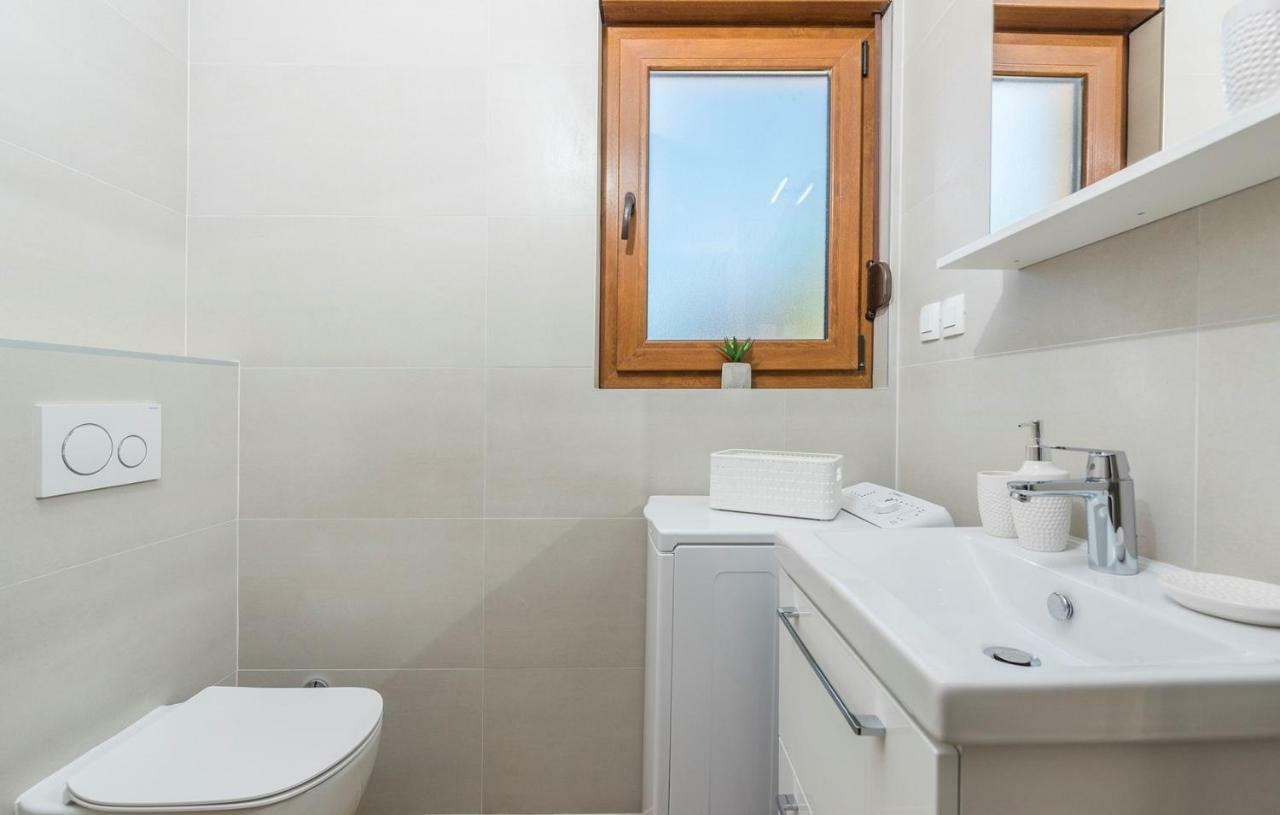 Apartments Hana In Funtana Luaran gambar