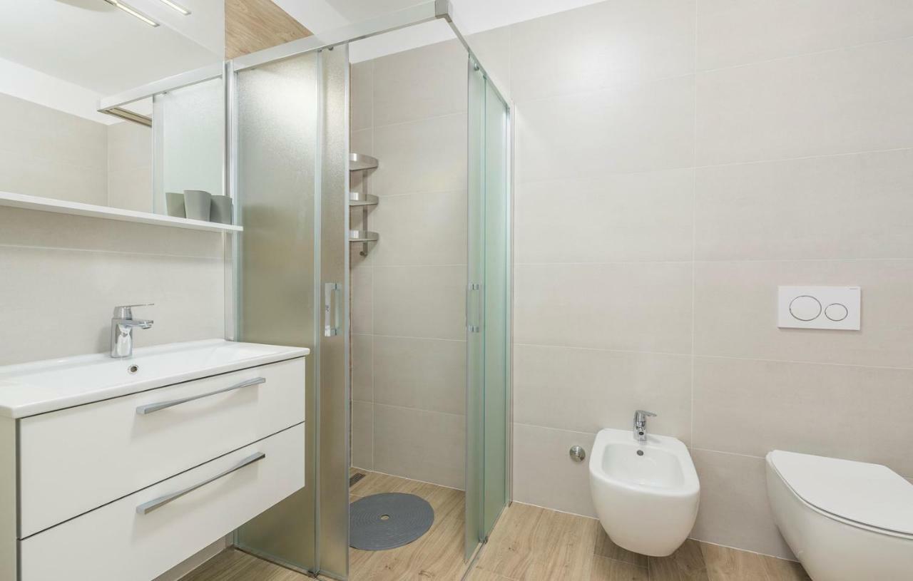 Apartments Hana In Funtana Luaran gambar