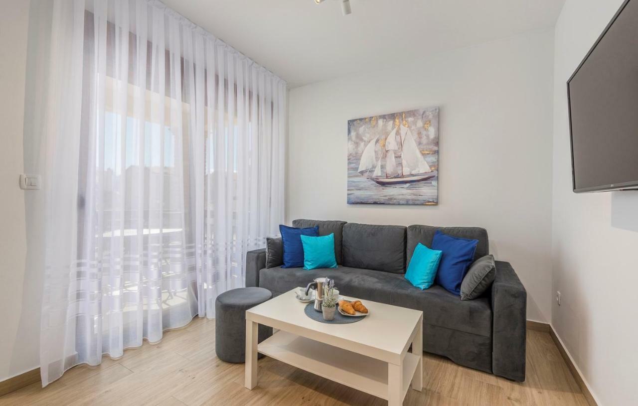 Apartments Hana In Funtana Luaran gambar