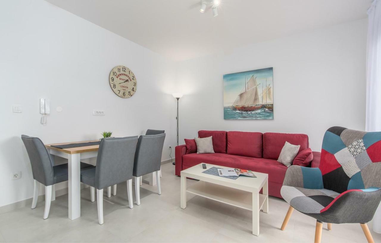 Apartments Hana In Funtana Luaran gambar