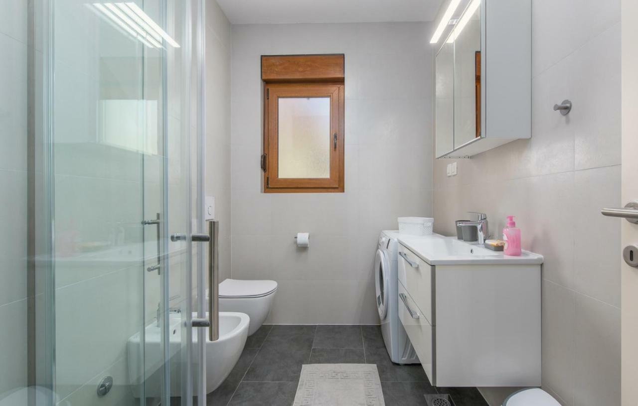 Apartments Hana In Funtana Luaran gambar